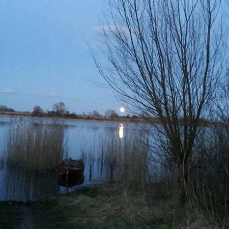 Entspannen Im Dorf Am See Zahren Экстерьер фото